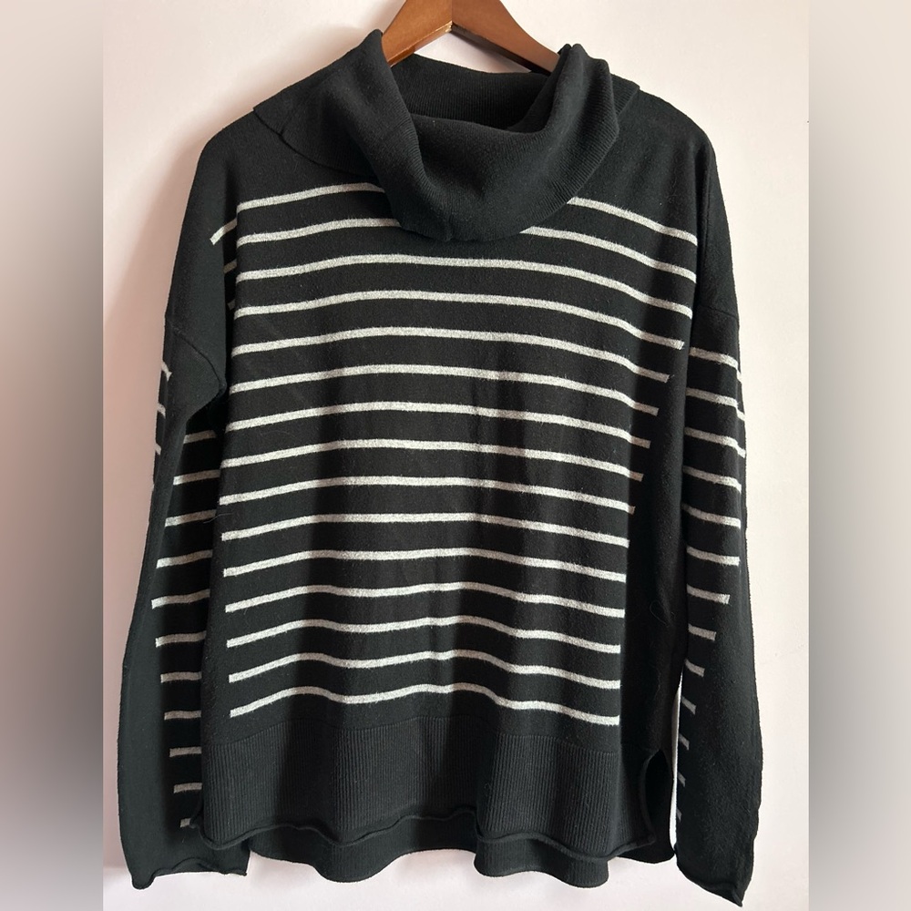 Market & Spruce Black and Gray Striped Cowl Neck Sweater Size Small